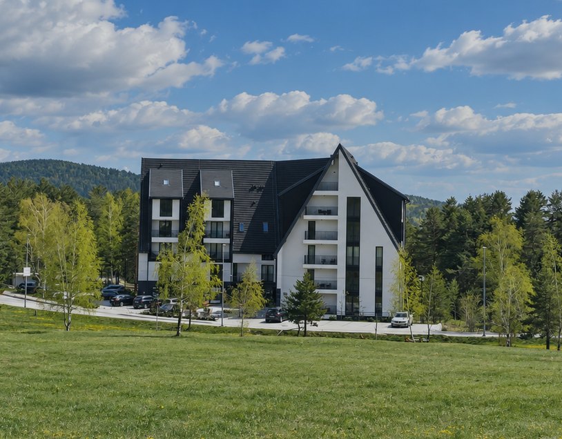 Knežev dvor u zelenilu Divčibara